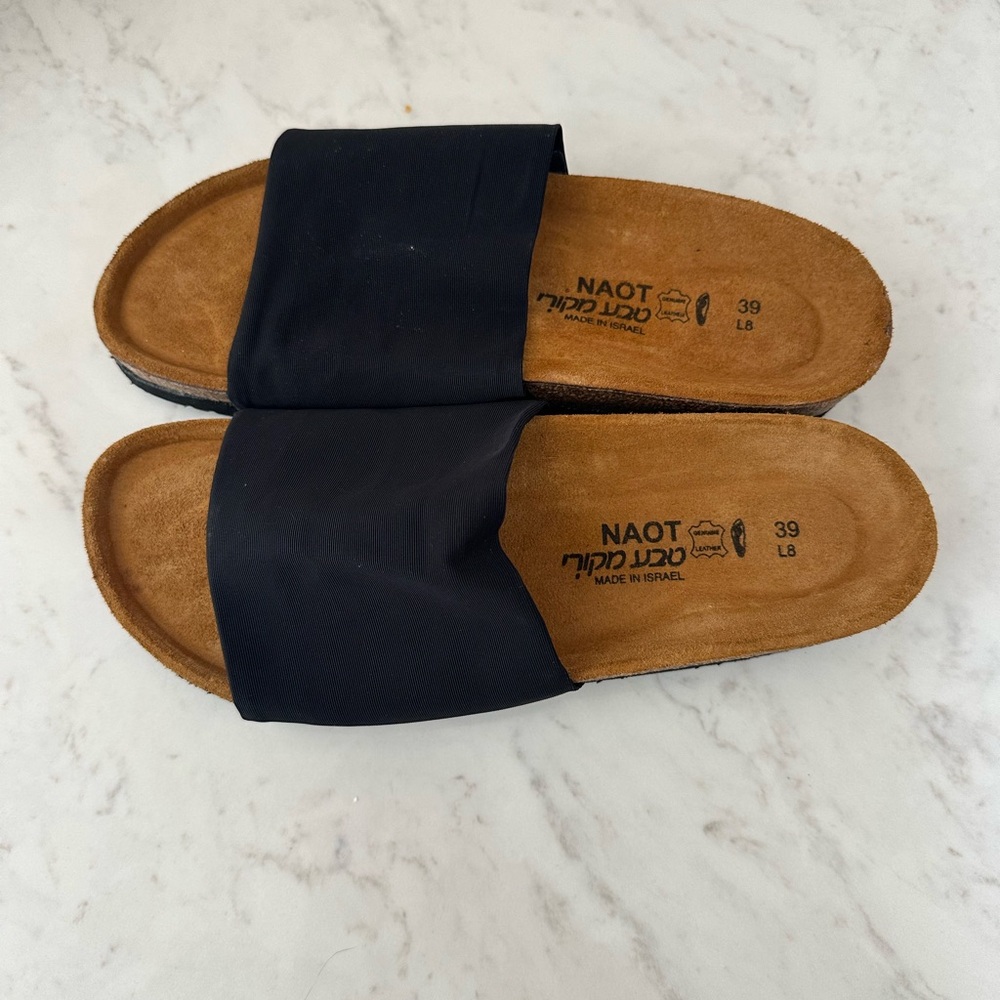 Black Naot Slide Sandals size 39 9